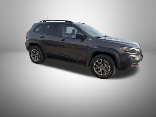 Granite Crystal Metallic Clearcoat 2022 Jeep Cherokee Trailhawk