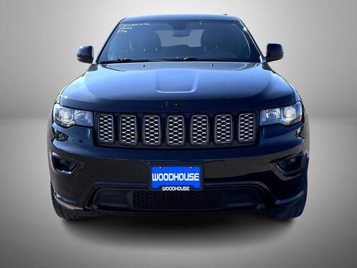 2022 Jeep Grand Cherokee Laredo
