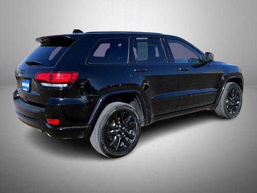 2022 Jeep Grand Cherokee Laredo
