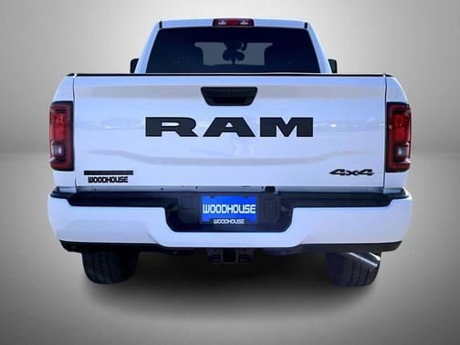 Bright White Clearcoat 2026 RAM 2500 Big Horn Crew Cab 4x4 6'4' Box