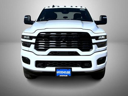 Bright White Clearcoat 2026 RAM 2500 Big Horn Crew Cab 4x4 6'4' Box