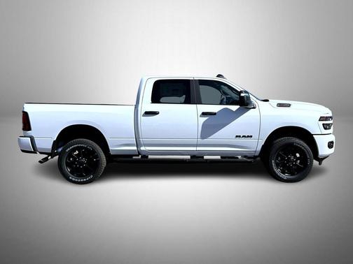 Bright White Clearcoat 2026 RAM 2500 Big Horn Crew Cab 4x4 6'4' Box