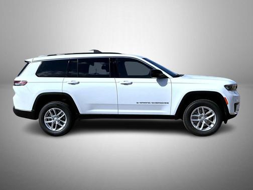 Bright White Clearcoat 2026 Jeep Grand Cherokee L Altitude