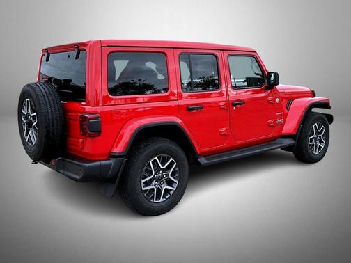 2024 Jeep Wrangler 4-Door Sahara 4x4