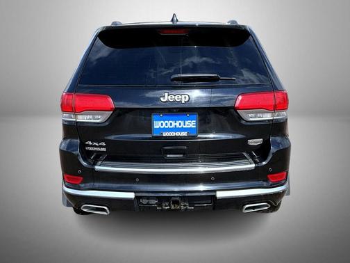 Diamond Black Crystal Pearlcoat 2018 Jeep Grand Cherokee Summit