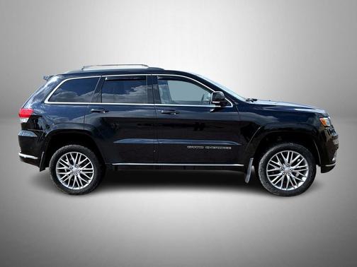 Diamond Black Crystal Pearlcoat 2018 Jeep Grand Cherokee Summit