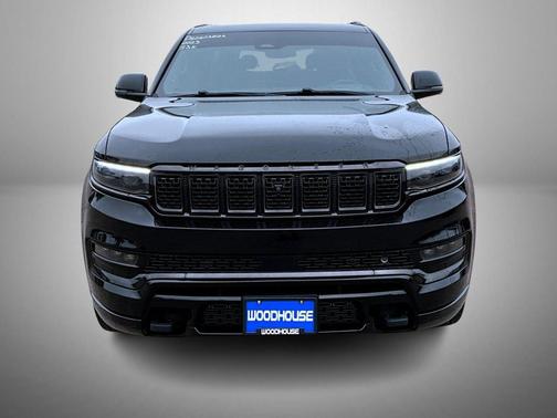 Diamond Black Crystal Pearlcoat 2023 Jeep Grand Wagoneer Series III Obsidian 4x4