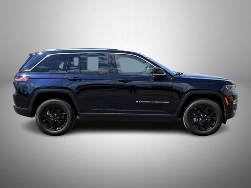 Midnight Sky 2024 Jeep Grand Cherokee Limited