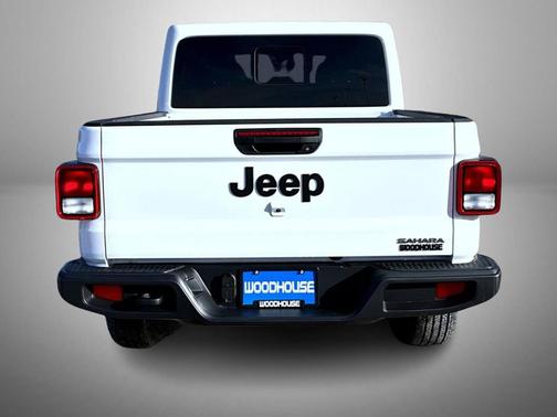 2026 Jeep Gladiator Sahara 4x4