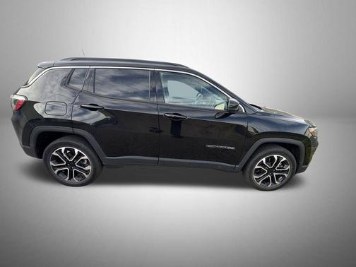 Diamond Black Crystal Pearlcoat 2024 Jeep Compass Limited