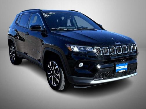 Diamond Black Crystal Pearlcoat 2024 Jeep Compass Limited
