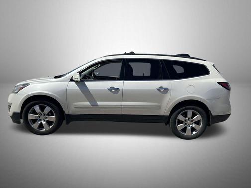 White Diamond Tricoat 2014 Chevrolet Traverse LTZ