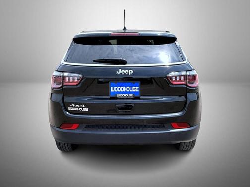 Diamond Black Crystal Pearlcoat 2024 Jeep Compass Sport