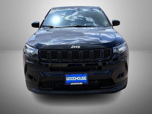 Diamond Black Crystal Pearlcoat 2024 Jeep Compass Sport
