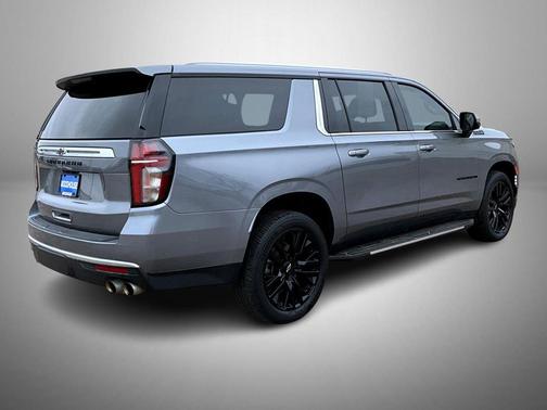 2022 Chevrolet Suburban 4WD High Country