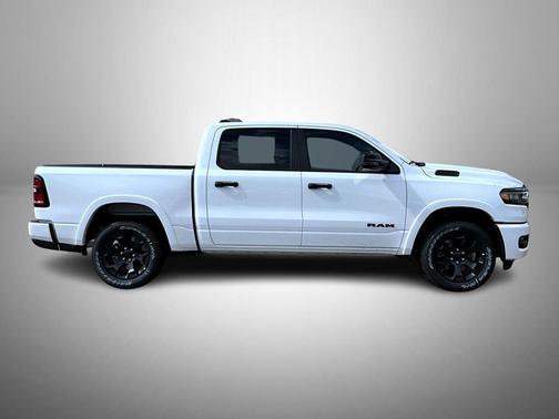 Bright White Clearcoat 2026 RAM 1500 Big Horn/Lone Star
