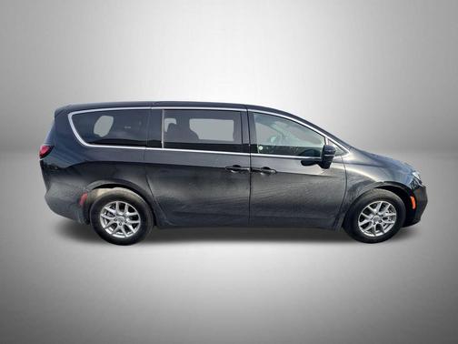 2025 Chrysler Pacifica L