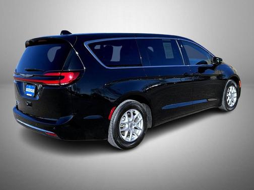 2025 Chrysler Pacifica L