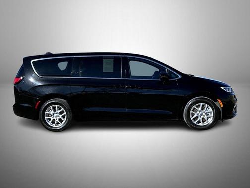 2025 Chrysler Pacifica L