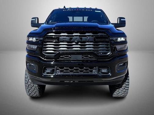 Diamond Black Crystal Pearlcoat 2026 RAM 2500 Big Horn Crew Cab 4x4 6'4' Box
