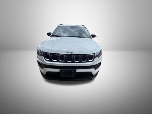 Bright White Clearcoat 2023 Jeep Compass Latitude Lux