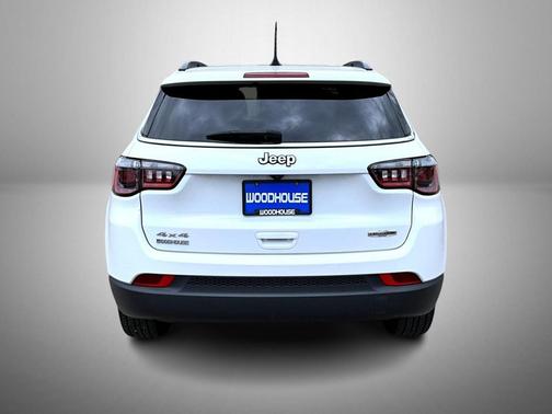 Bright White Clearcoat 2023 Jeep Compass Latitude Lux