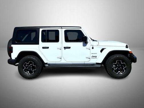 2023 Jeep Wrangler 4-Door Sahara 4x4