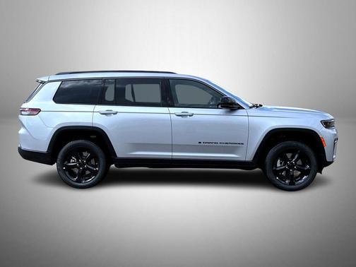 Silver Zynith 2026 Jeep Grand Cherokee L Limited