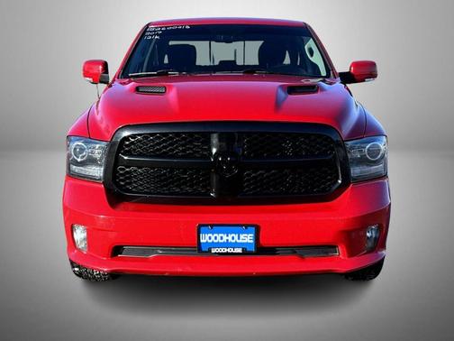 2017 RAM 1500 Night Crew Cab 4x4 5'7' Box