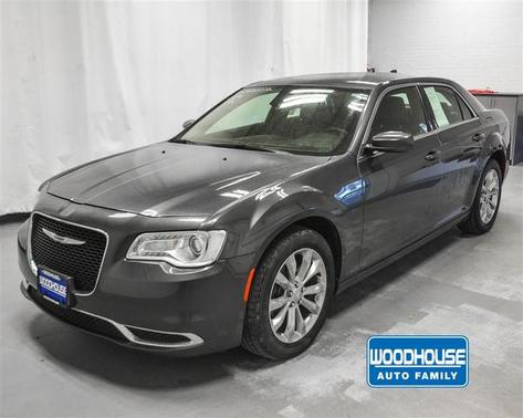 2016 Chrysler 300 Limited