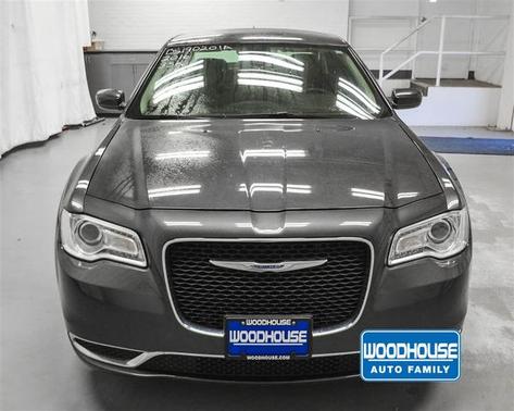 2016 Chrysler 300 Limited