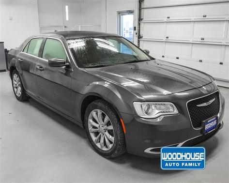 2016 Chrysler 300 Limited
