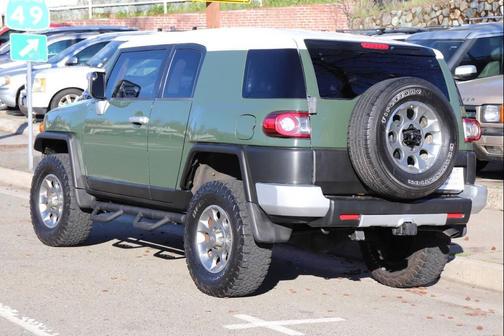 2013 Toyota FJ Cruiser Base