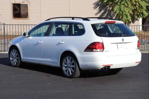 2014 Volkswagen Jetta SportWagen Manual TDI w/Sunroof