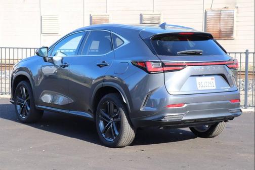 2023 Lexus NX 450h+ Luxury