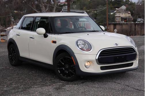 2017 MINI Hardtop Cooper