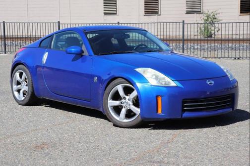 Daytona Blue 2006 Nissan 350Z Enthusiast