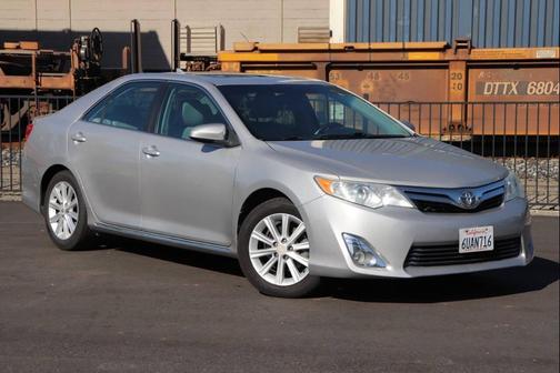 Classic Silver Metallic 2012 Toyota Camry XLE