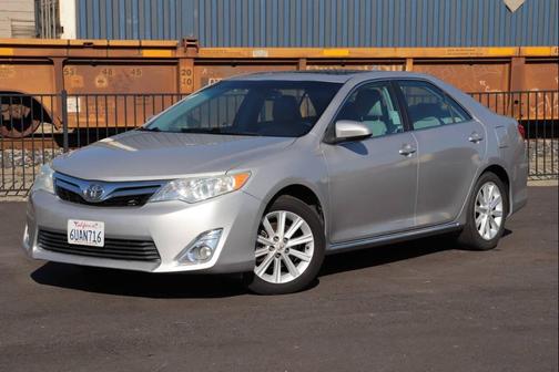 Classic Silver Metallic 2012 Toyota Camry XLE