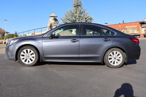 Photo 5 of 32 of 2017 Subaru Legacy 2.5i Premium