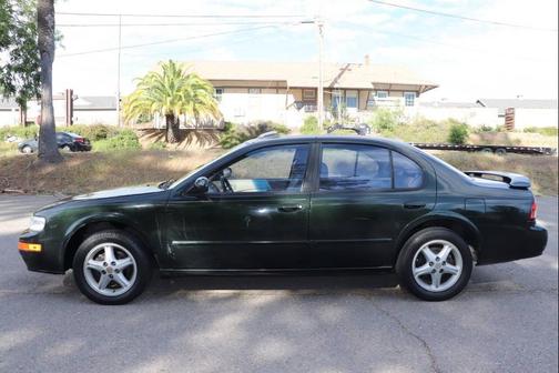 Green 1997 Nissan Maxima GXE