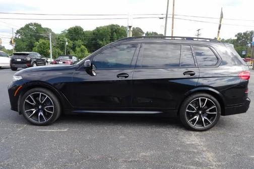Black 2022 BMW X7 xDrive40i