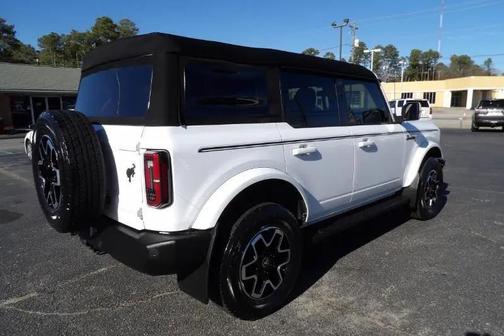 2023 Ford Bronco Base 4-Door w/Advanced