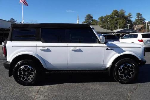 2023 Ford Bronco Base 4-Door w/Advanced