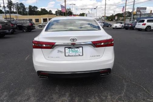 Blizzard Pearl 2017 Toyota Avalon Limited