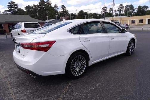 Blizzard Pearl 2017 Toyota Avalon Limited