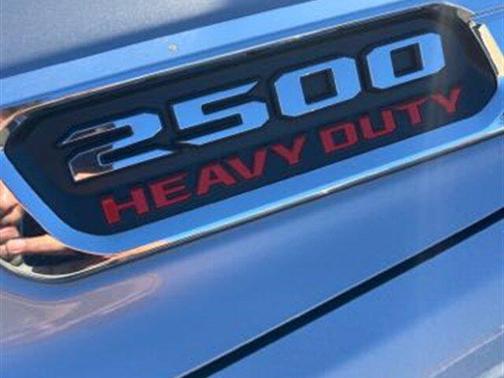 2020 RAM 2500 Tradesman Crew Cab 4X4 6'4' Box