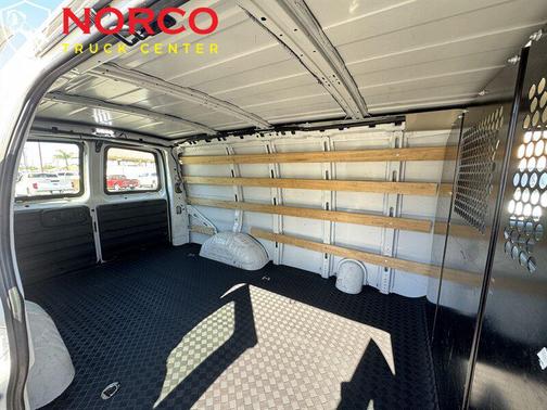 2023 GMC Savana 2500 Work Van