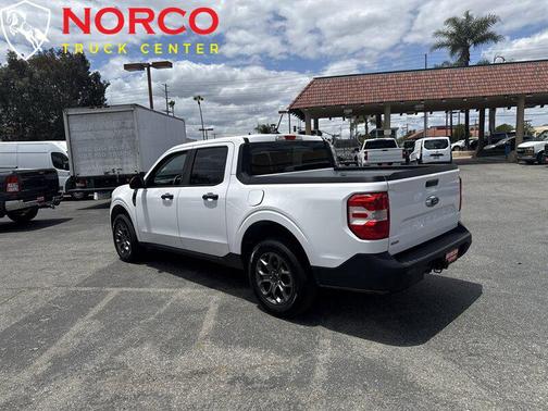 Oxford White 2022 Ford Maverick XLT