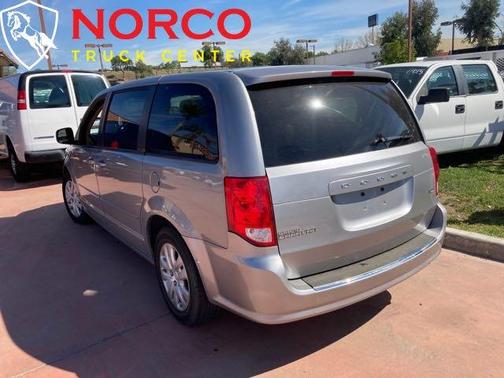 Photo 5 of 11 of 2014 Dodge Grand Caravan AVP/SE